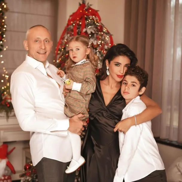 Санта Димопулос назвала истинную причину развода со старшим на 18 лет возлюбленным-богачом, которого называла "мужчиной мечты"