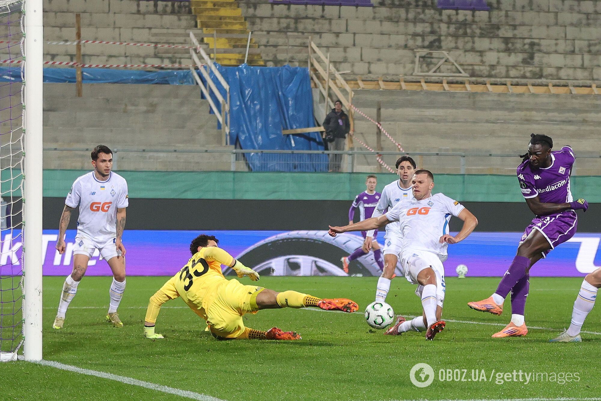 "Динамо" забило гол-шедевр, але програло "Фіорентині" в Лізі конференцій. Відео