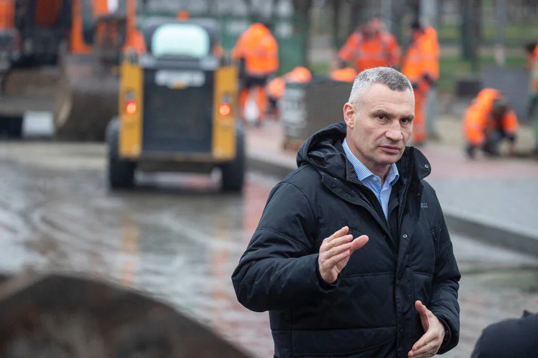 Завершать вже в 2026 році: Кличко показав, як проходить капремонт Харківського шосе у Києві