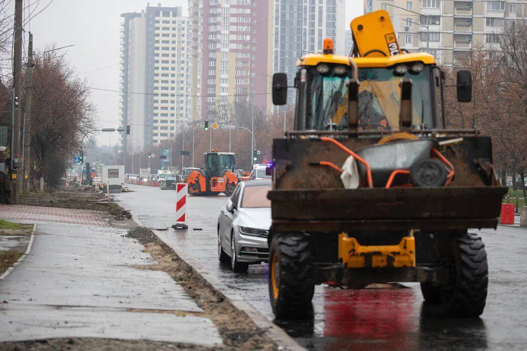 Завершать вже в 2026 році: Кличко показав, як проходить капремонт Харківського шосе у Києві