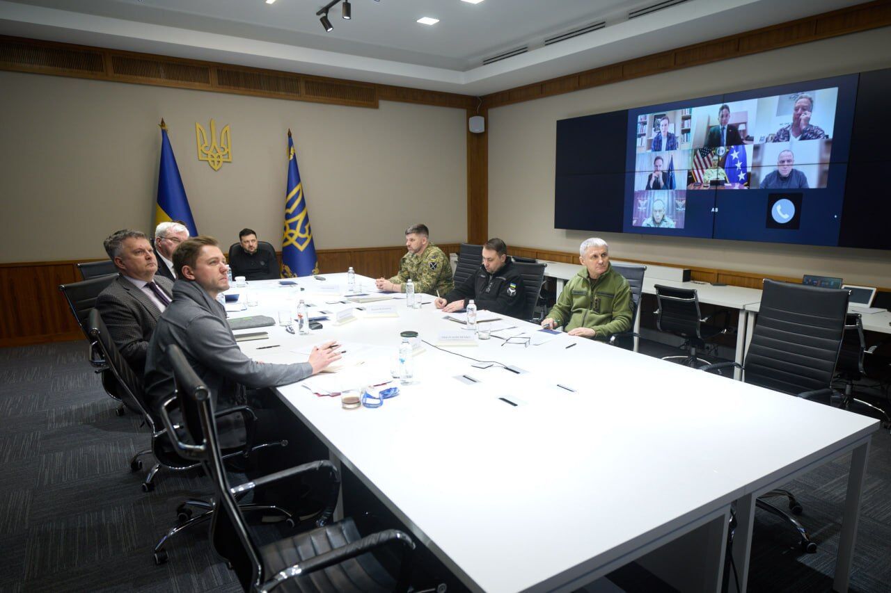 "Мы уже имели негативный опыт Будапештского меморандума": Зеленский провел переговоры с командой Трампа относительно гарантий безопасности