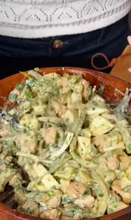 Конкурент олів'є: як приготувати смачний майонезний салат з куркою на Новий рік