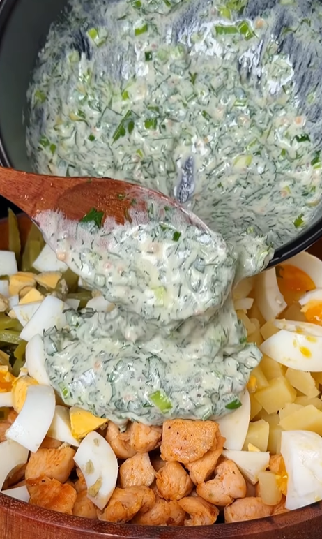 Конкурент олів'є: як приготувати смачний майонезний салат з куркою на Новий рік