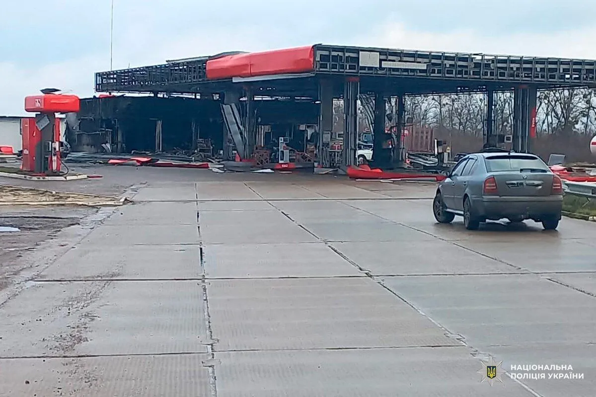 Ворог підступно вдарив дроном на АЗС на Харківщині: шестеро постраждалих. Фото