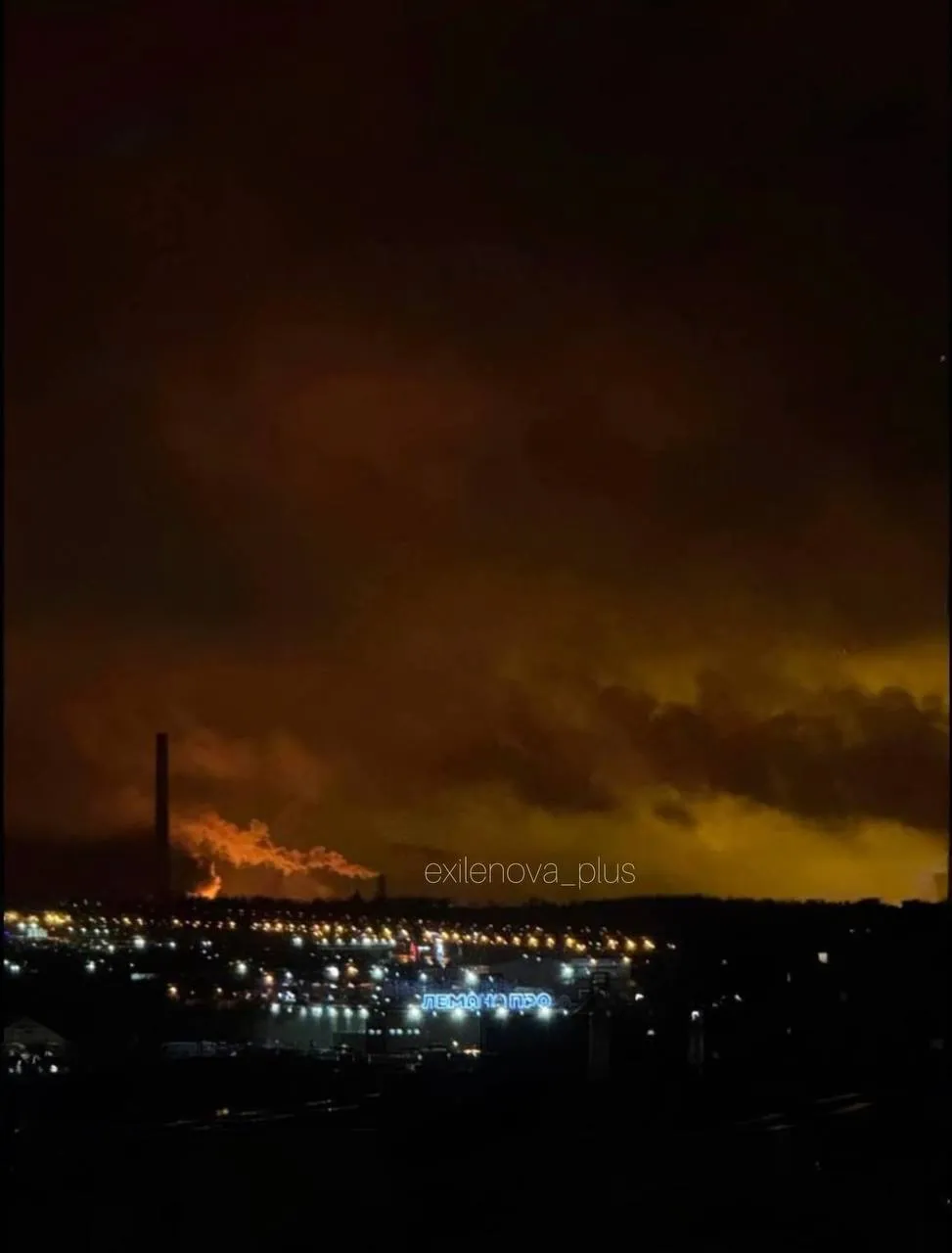 Заграву видно здалеку: дрони атакували НПЗ у російському Ярославлі. Відео