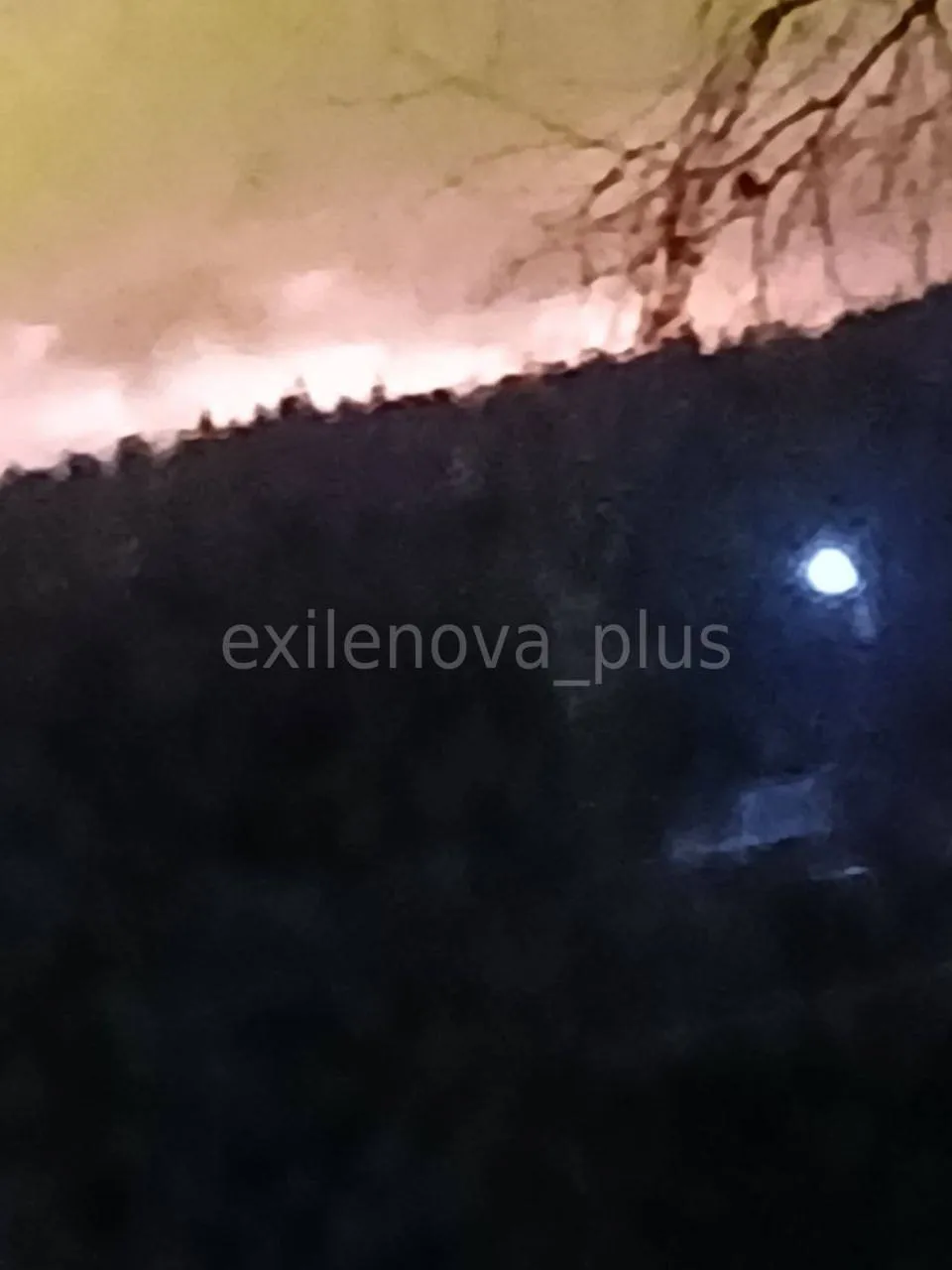 Заграву видно здалеку: дрони атакували НПЗ у російському Ярославлі. Відео