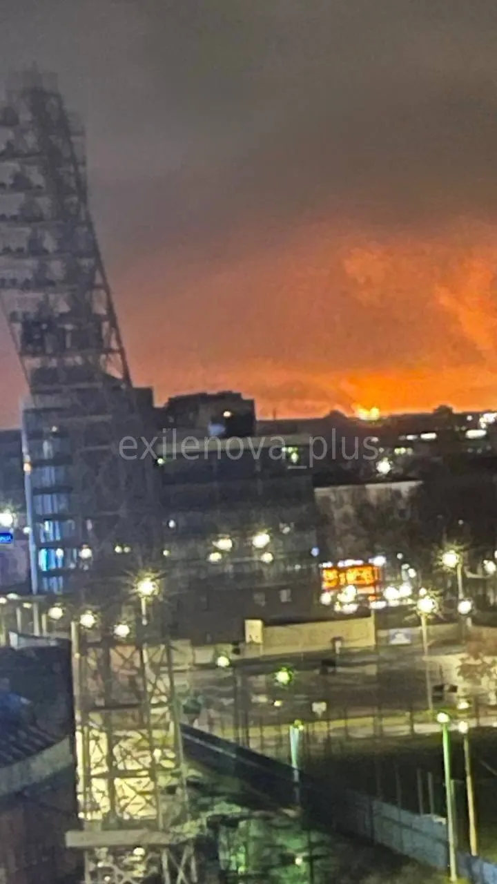 Заграву видно здалеку: дрони атакували НПЗ у російському Ярославлі. Відео