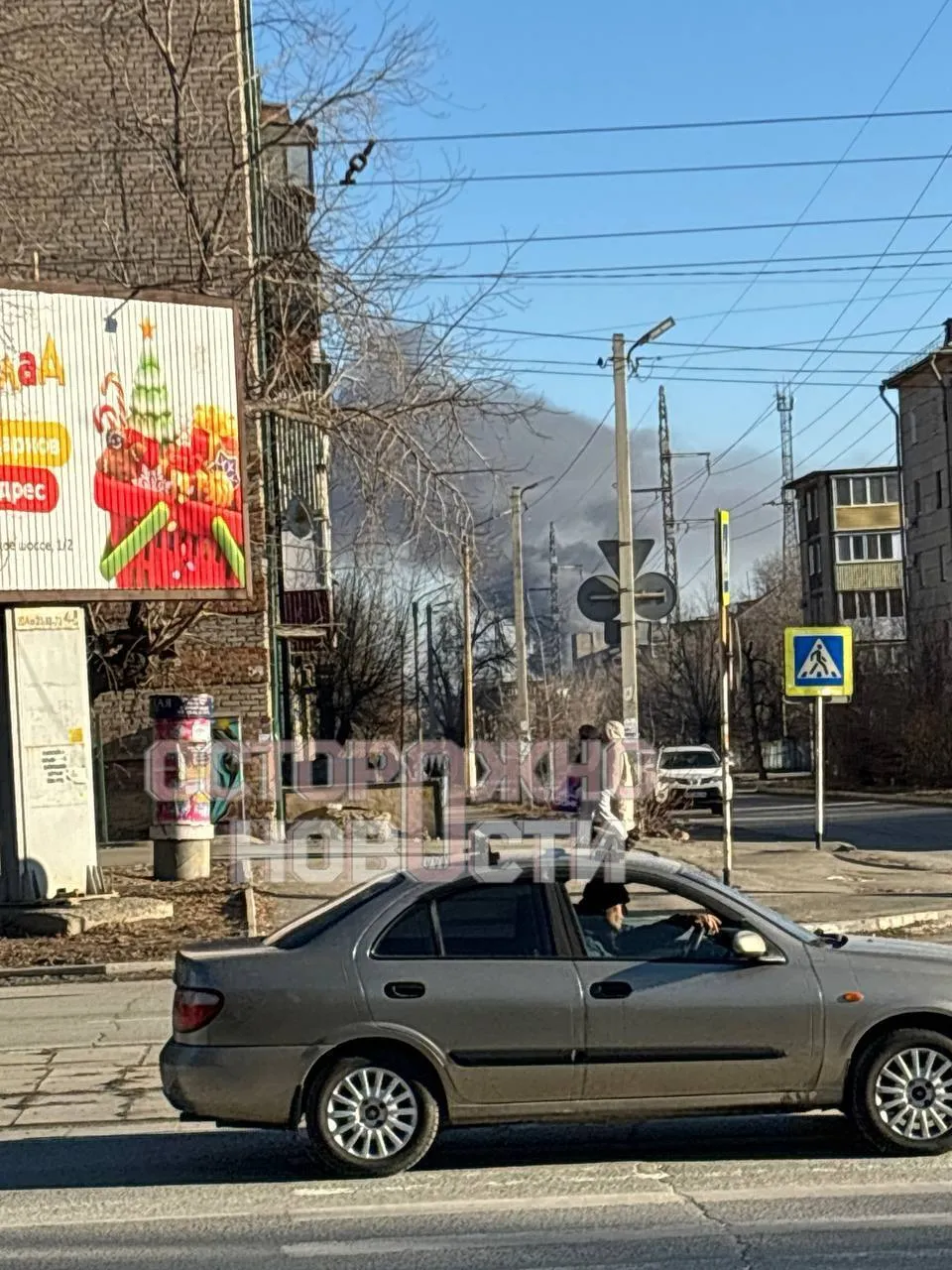 Піднявся чорний дим: у російському Орську прогримів вибух, горить стратегічний завод. Фото і відео