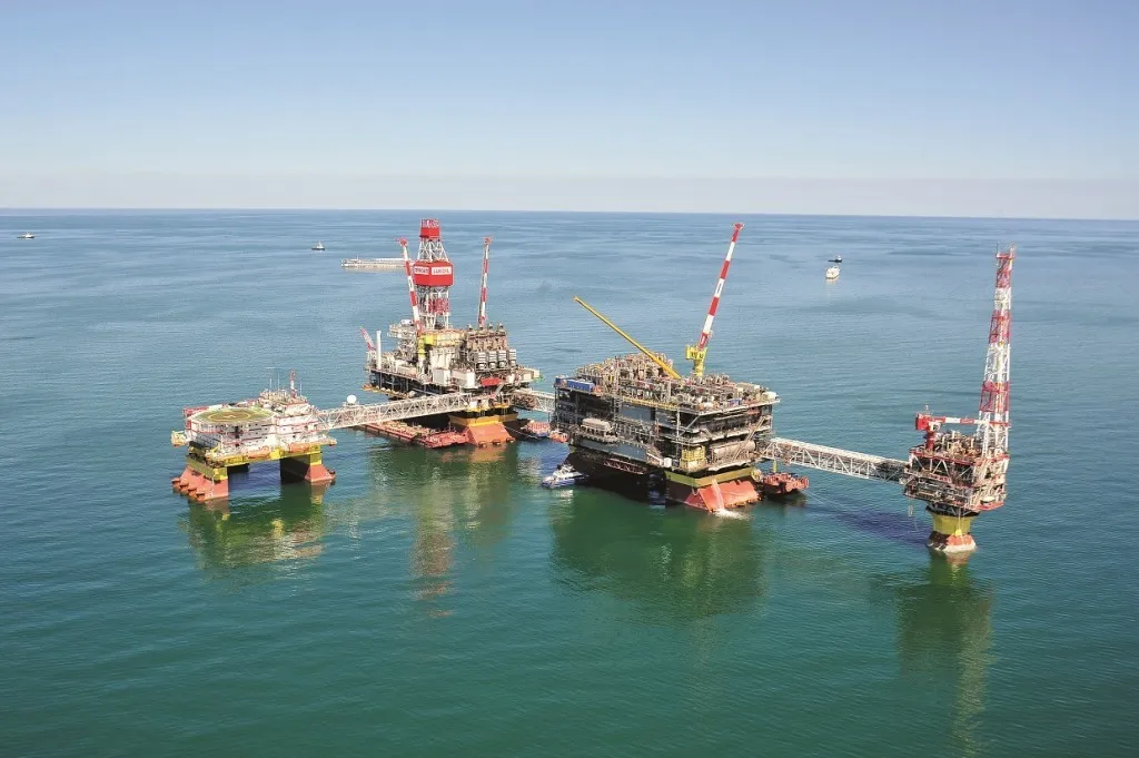 платформа Лукойлу в Каспійському морі
