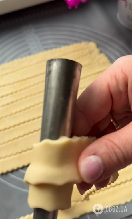 Вкусные сладкие трубочки с кремом к чаю: как приготовить в домашних условиях