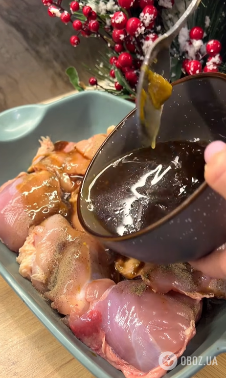 Як смачно приготувати курячі стегна на обід: м'ясо вийде дуже соковитим