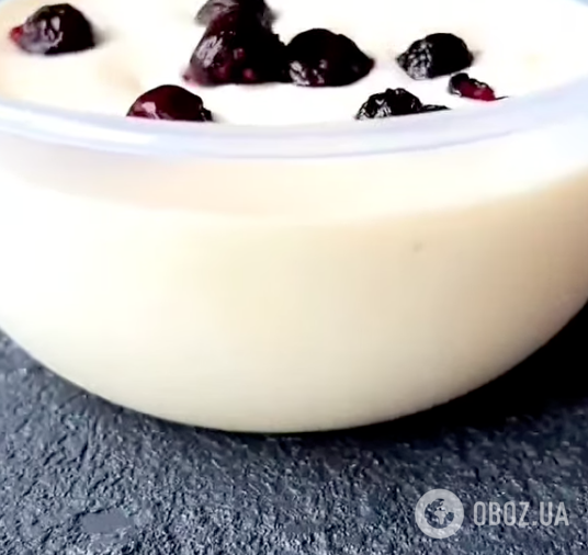 Корисна і смачна йогуртово-ягідна запіканка без цукру і борошна: найлегший рецепт