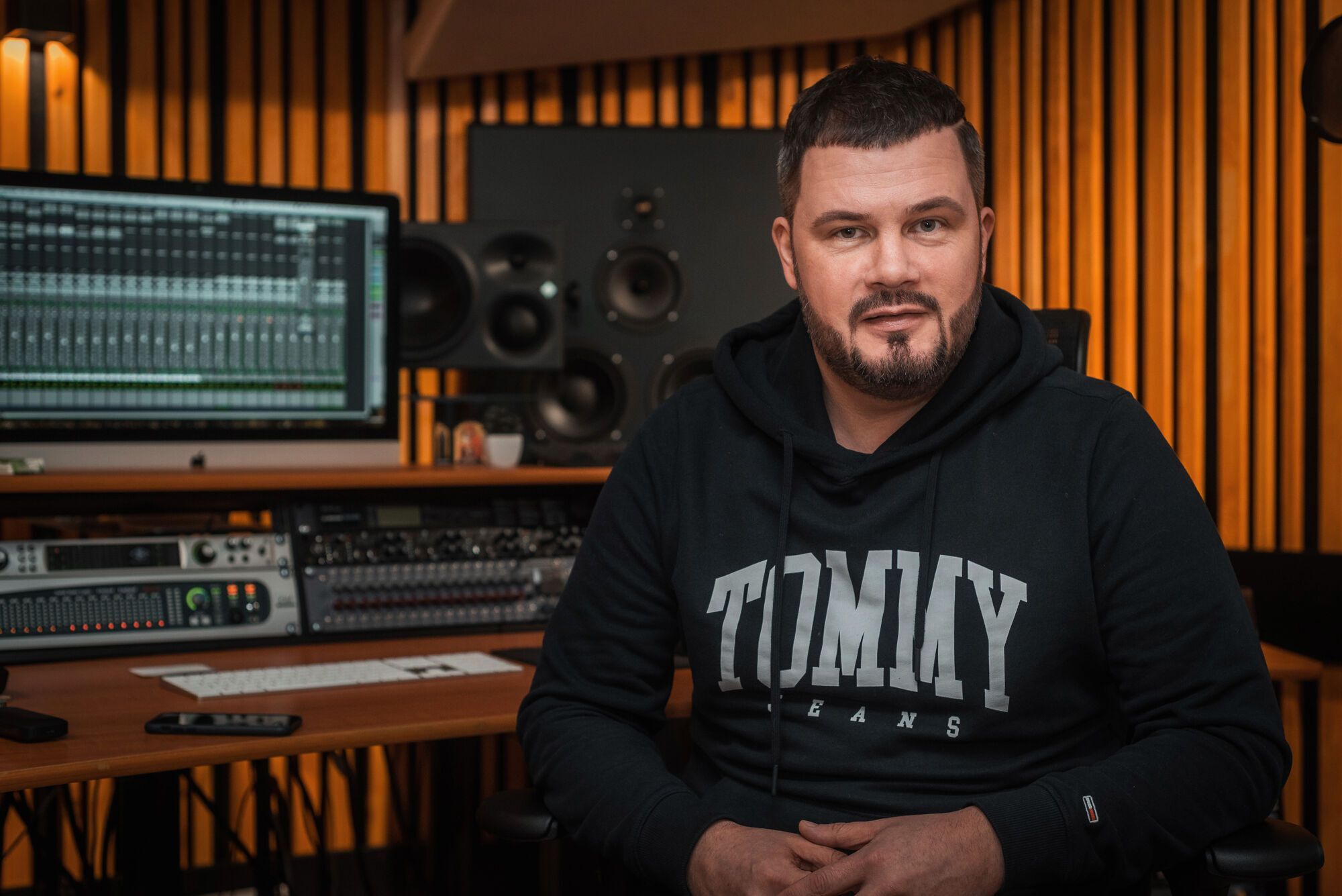 "Кричал, что чеченцы хотят поменять его на Полтавскую область". Известный продюсер намекнул, что Олег Винник употреблял наркотики