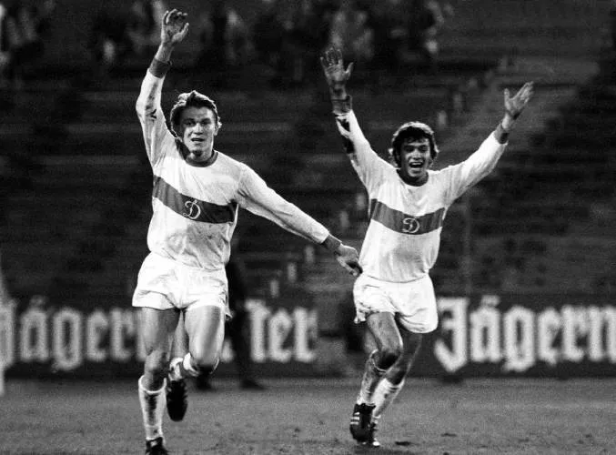 Ганяв на мотику без шолома, був проклятий шаманом і названий найвеличнішим з "Динамо": яскраві історії з життя легенди українського футболу Мунтяна