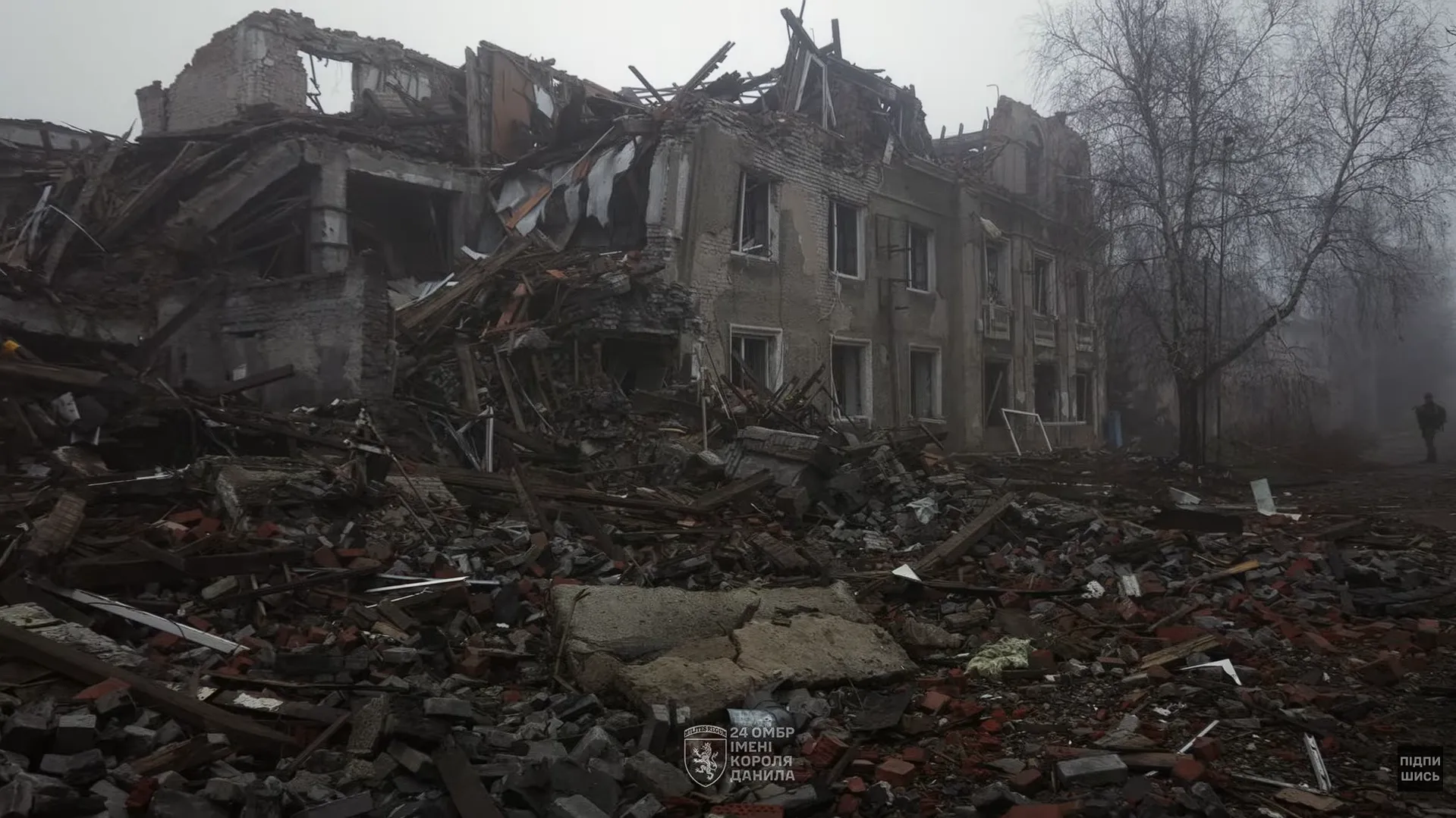 Знищені будинки і могили в дворах: як зараз виглядає понівечена ворогом Костянтинівка. Відео