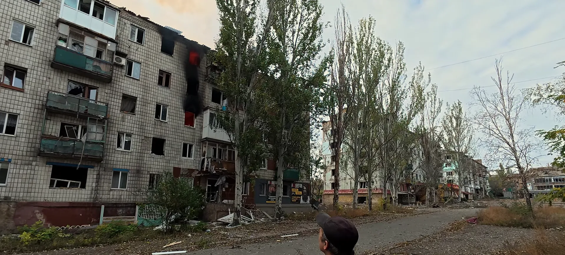 Знищені будинки і могили в дворах: як зараз виглядає понівечена ворогом Костянтинівка. Відео