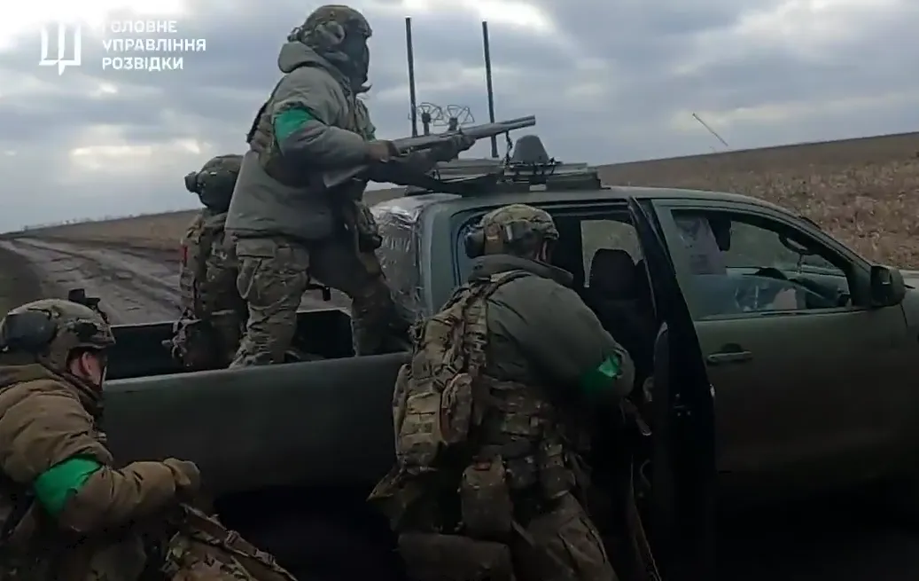 У ГУР показали ексклюзивні кадри штурмових дій на Покровському напрямку: вдалось покращити тактичне положення. Відео