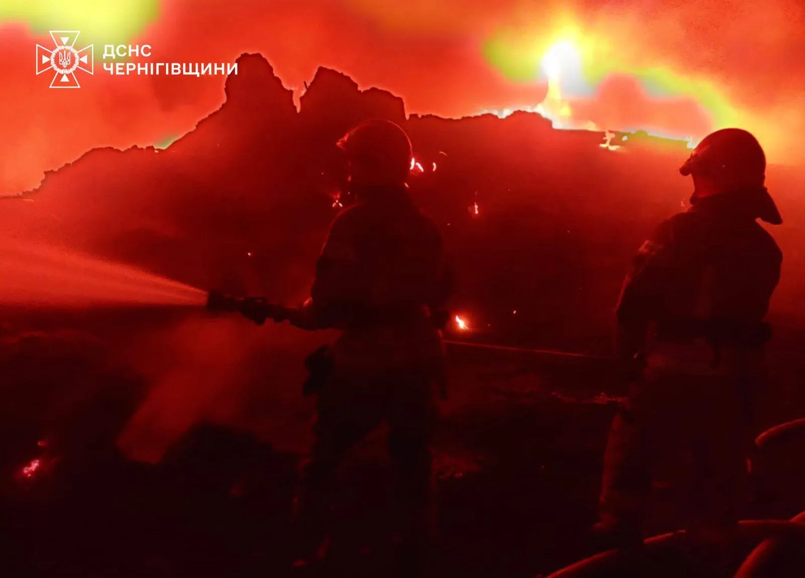 Россия атаковала Украину десятками ракет и сотнями дронов: обезврежены 430 целей, под ударом – энергетика