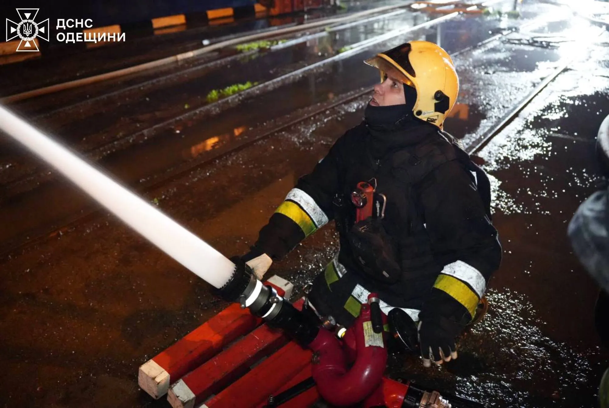 Одещина пережила одну з наймасованіших  атак ворога: пошкоджено обʼєкти енергетики, є постраждалі. Фото