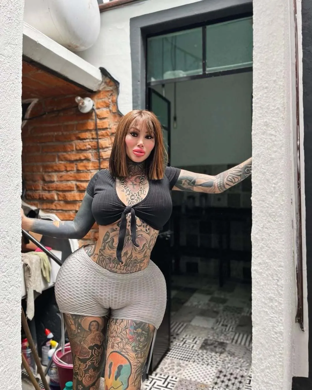 Модель "Мария Магдалина", известная как "живая надувная кукла", умерла при загадочных обстоятельствах: каким был ее жуткий предсмертный пост