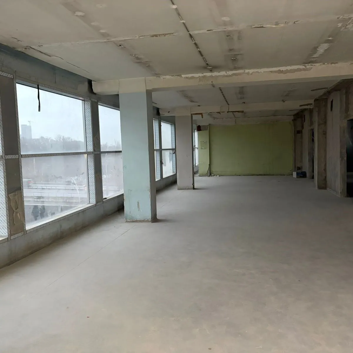 В КГГА показали, как идет реставрация известной "Летающей тарелки" на Лыбедской в Киеве. Фото