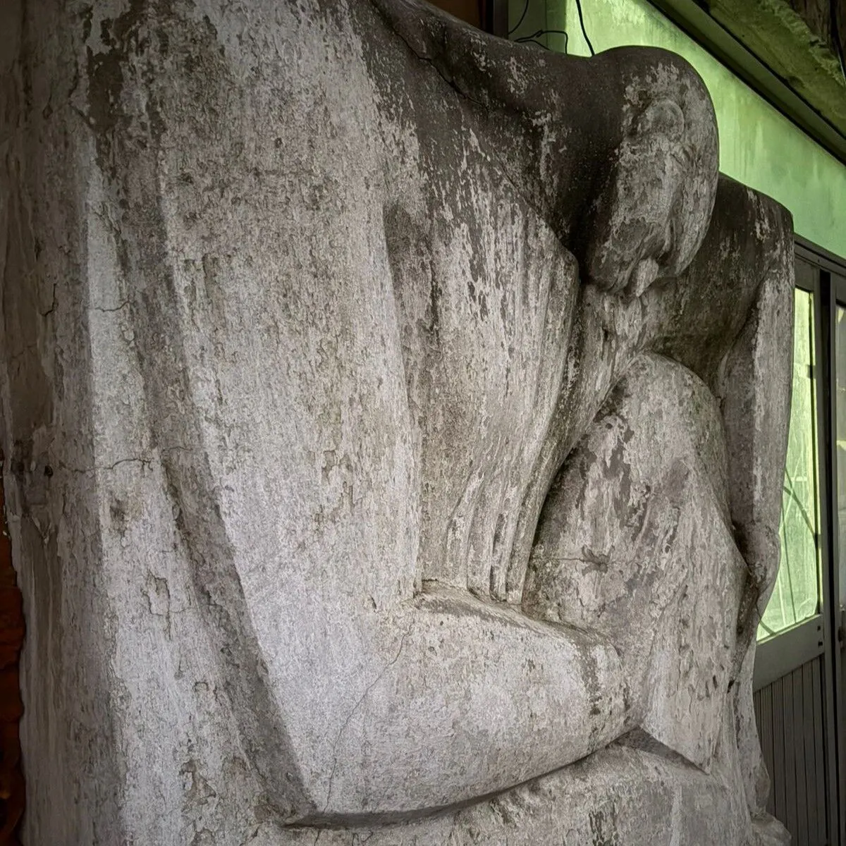 В КГГА показали, как идет реставрация известной "Летающей тарелки" на Лыбедской в Киеве. Фото