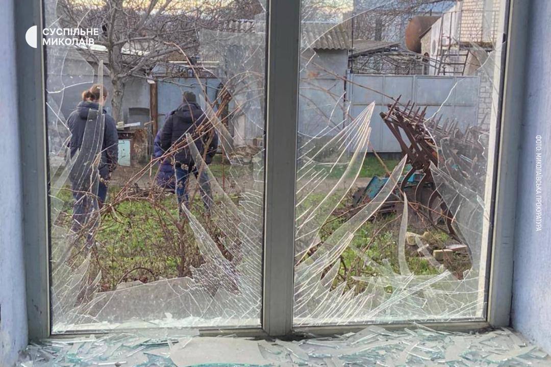 На Миколаївщині кількість постраждалих внаслідок атаки РФ зросла до пʼяти: що відомо про наслідки. Фото і відео