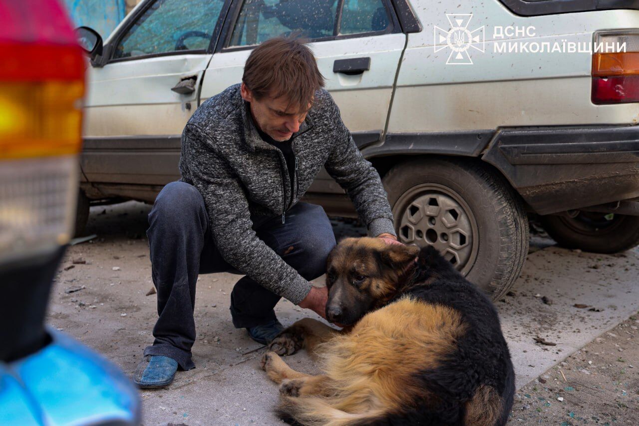На Миколаївщині кількість постраждалих внаслідок атаки РФ зросла до пʼяти: що відомо про наслідки. Фото і відео