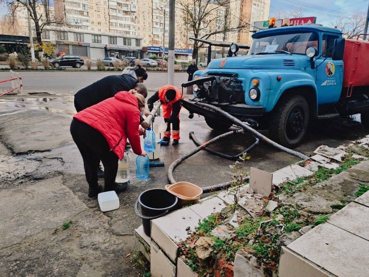"Ліквідували негативні наслідки удару": Лисак розповів, коли жителям Одеси повернуть воду і світло