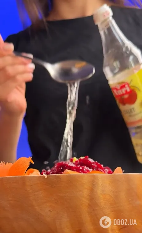 Смачний салат з капусти, моркви та буряка: готується без майонезу