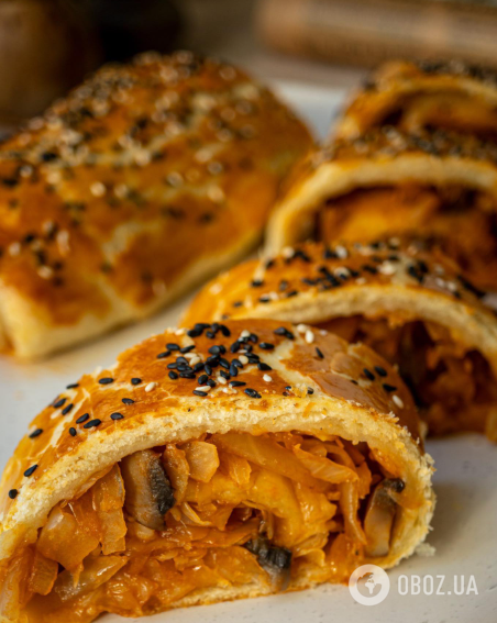 Вкусный пирог с капустой без заморочки: в основе слоеное тесто