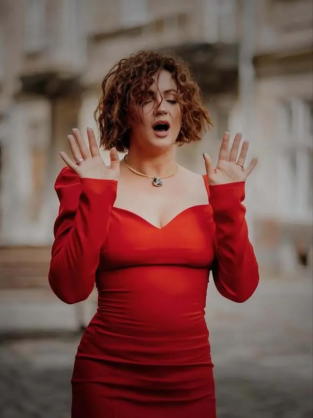 "Пишуть, яка я жирна": Оля Цибульська виправдалася за "неідеальну" форму тіла і розповіла, скільки кілограмів скинула на дієті