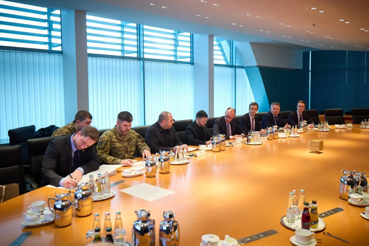 Зустріч Зеленського із представниками Трампа у Німеччині розпочалася: усі деталі. Фото