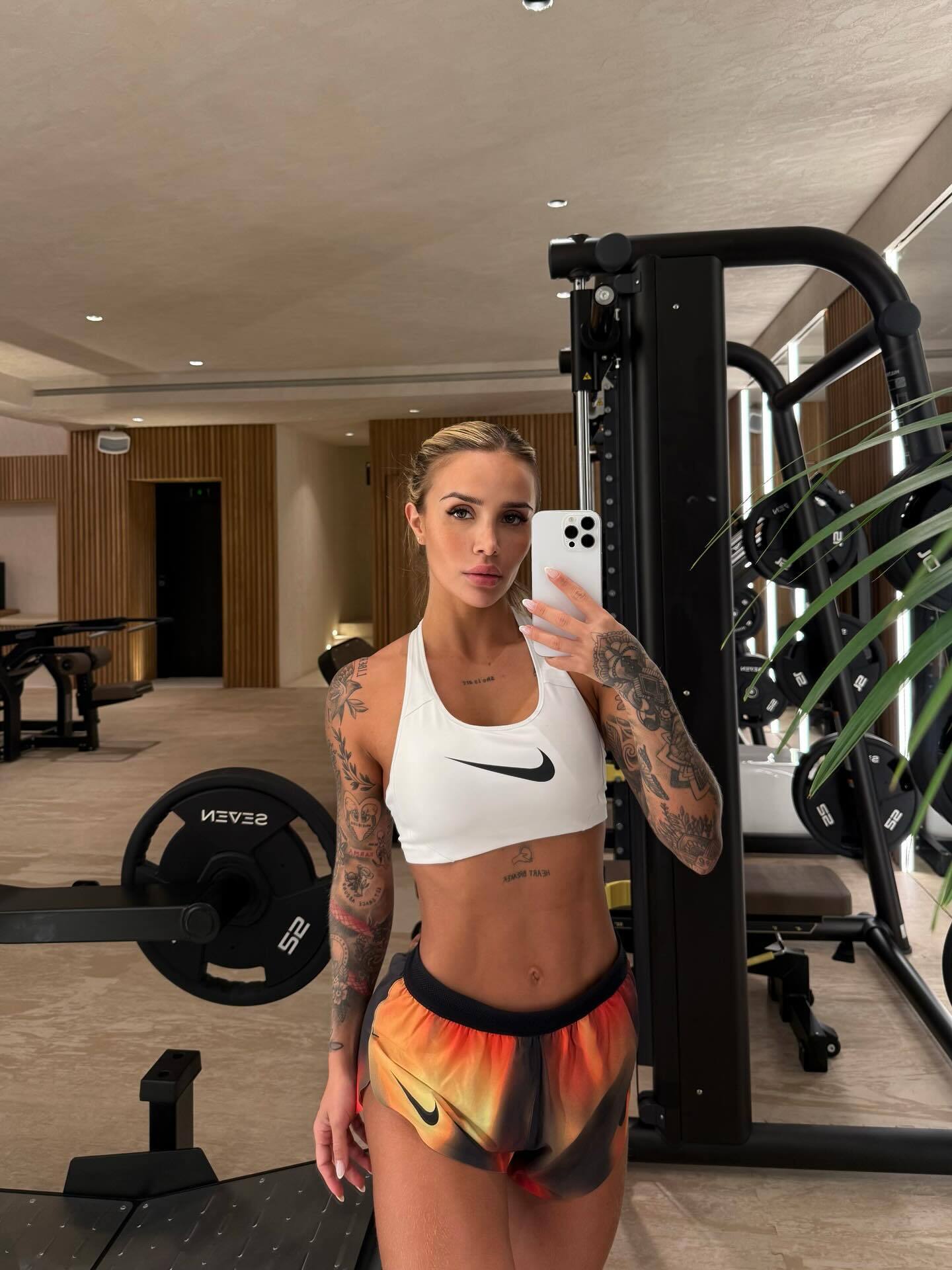 19-летний футболист "Шахтер" закрутил роман с бразильской красавицей, старшей его на 8 лет. Фото