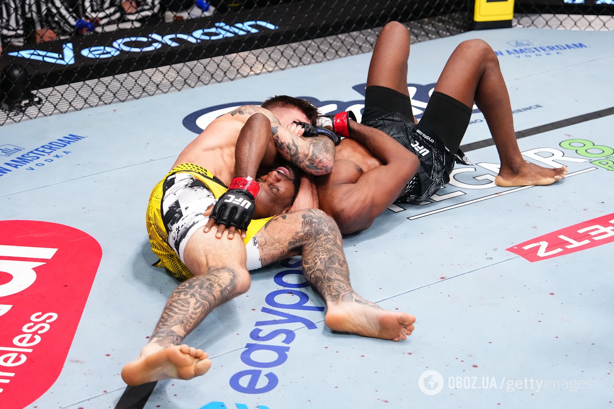 Украинский боец, воевавший против российских оккупантов, победил в 1-м раунде дебюта в UFC. Видео