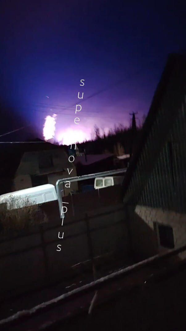 У Росії та окупованому Криму пролунали потужні вибухи: палають нафтобази і не тільки. Відео