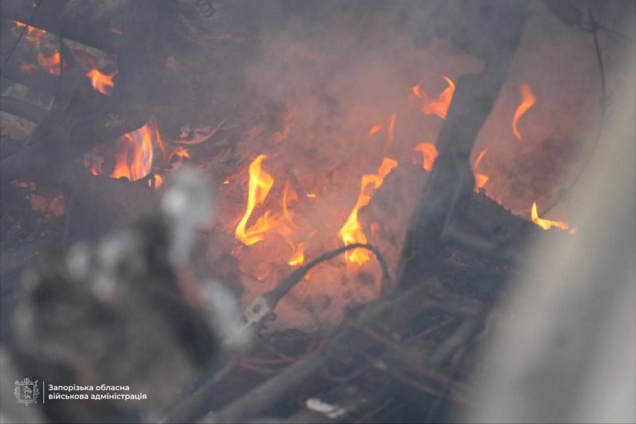 Росія атакувала Запоріжжя КАБами: приліт стався біля супермаркету. Фото і відео