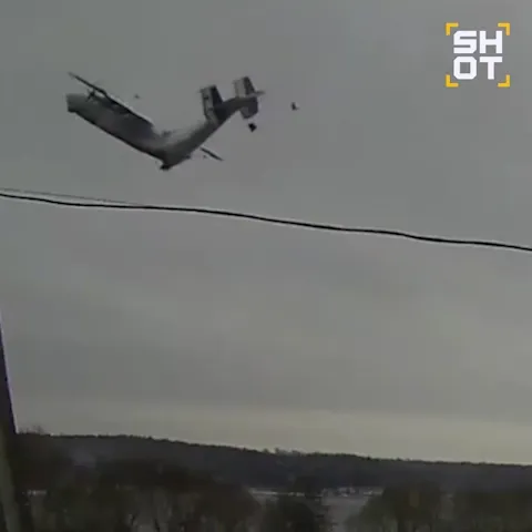 У Росії важкий транспортний літак Ан-22 "Антей" розвалився у повітрі: всі загинули