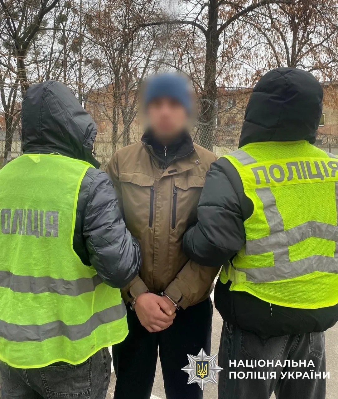 Угрожая пистолетом, ограбил супермаркет: в Киеве задержали рецидивиста. Подробности и фото