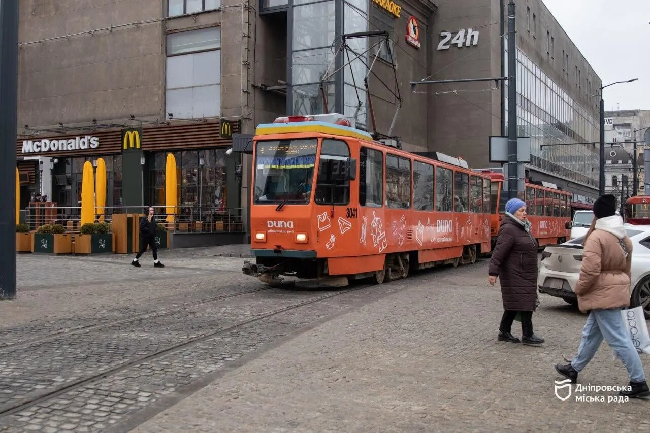 "Движение без барьеров": в Днепре обновили трамвайные пути и подготовили маршрут к низкопольным трамваям