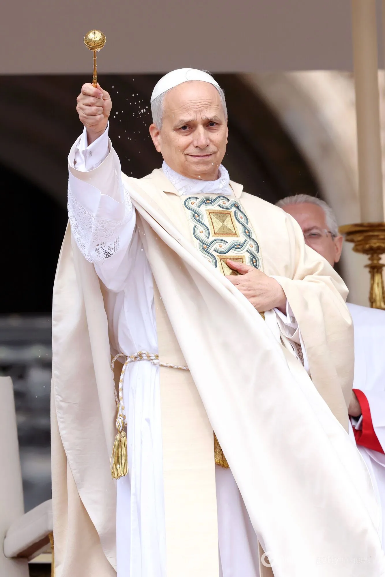 Папа Римський став одним із найстильніших людей 2025 року: топ-5 образів Лева XIV, які вразили журнал Vogue