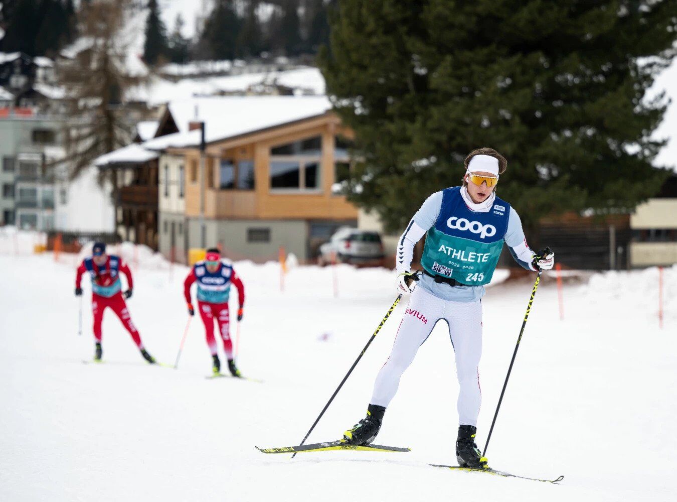 "Не питайте мене": російський лижник різко відреагував на запитання про Україну на Кубку світу