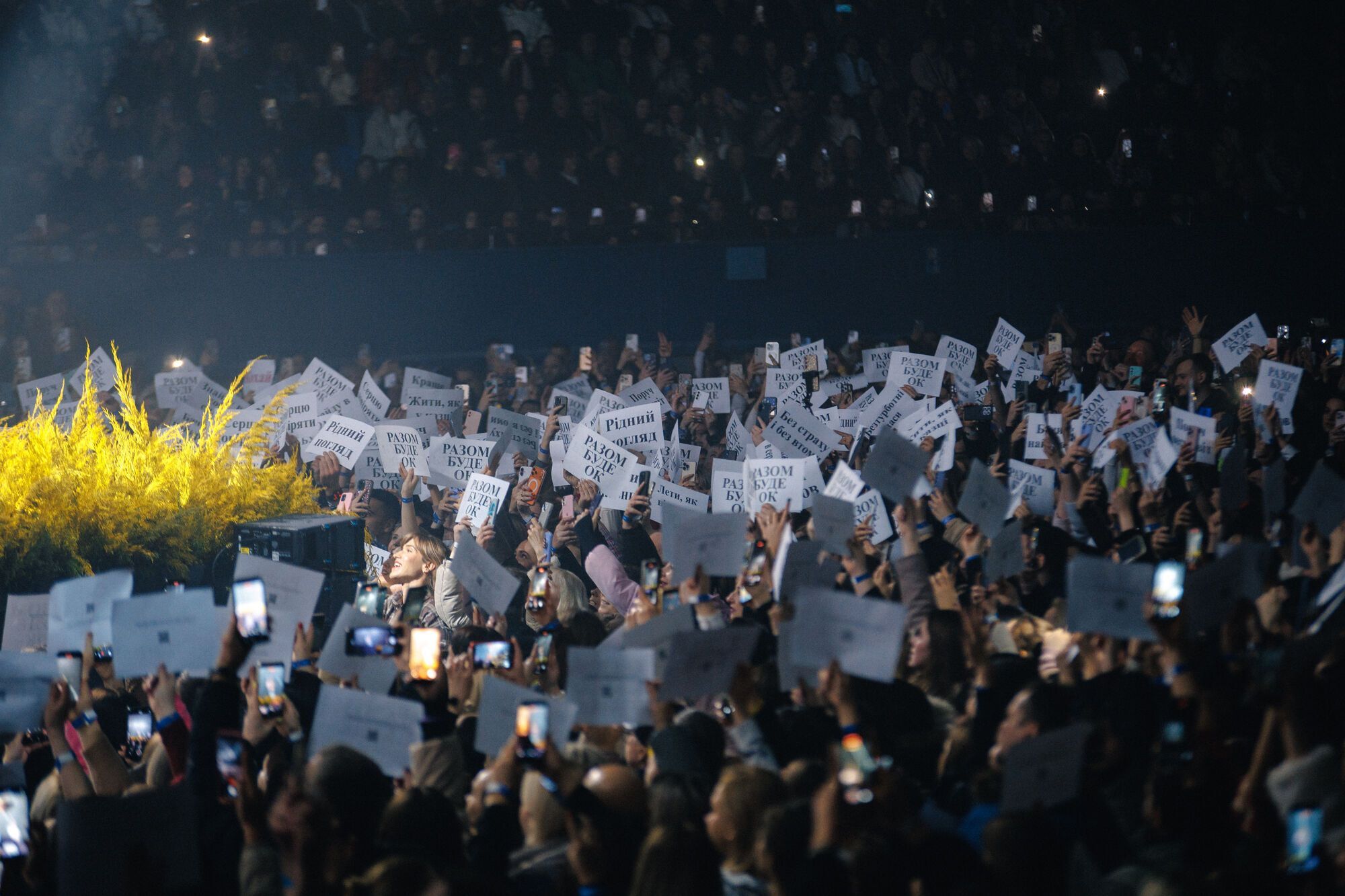 Справжні зірки сяють попри блекаути: чому соцмережі досі обговорюють концерт Макса Барських у Києві