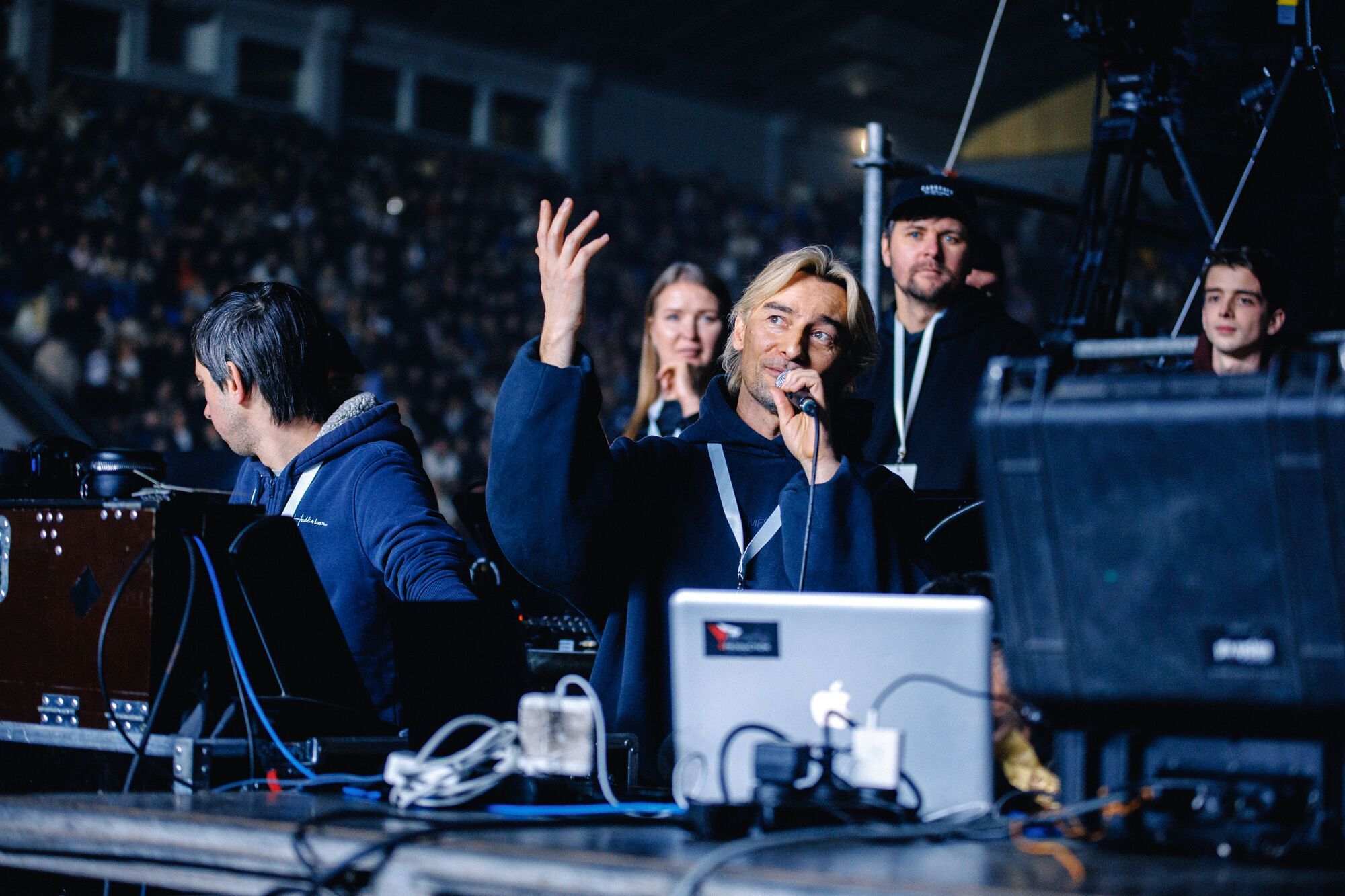 Справжні зірки сяють попри блекаути: чому соцмережі досі обговорюють концерт Макса Барських у Києві