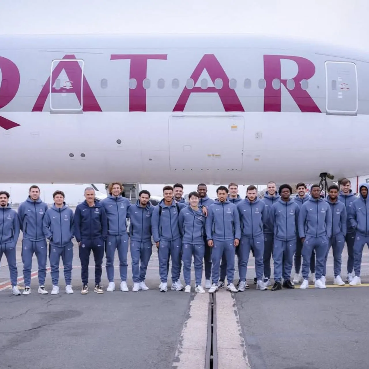 ПСЖ познущався з воротаря збірної Росії, стерши його з командного фото