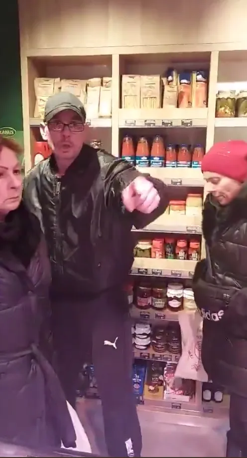 В Гдыне поляк угрожал продавщице-украинке, выкрикивая "Зиг Хайль": делом занялась полиция. Видео