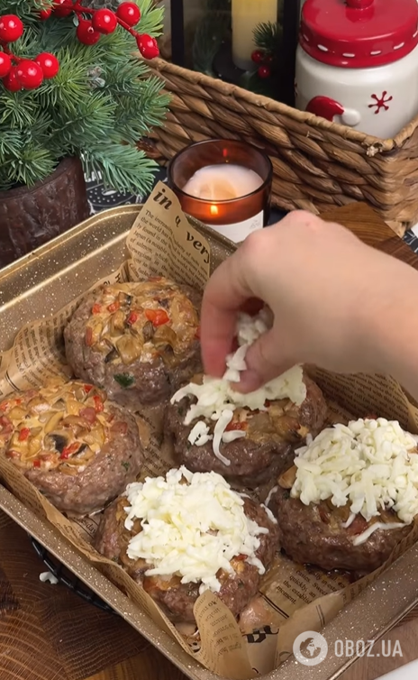 Сочные гнезда из фарша для сытного обеда: добавьте грибы, овощи и много сыра