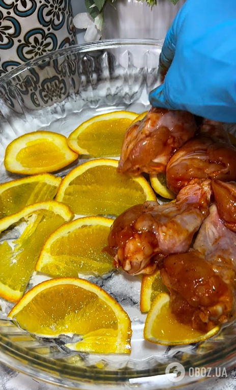 Зимний вариант ароматных запеченных крыльев: какой сезонный фрукт можно добавить