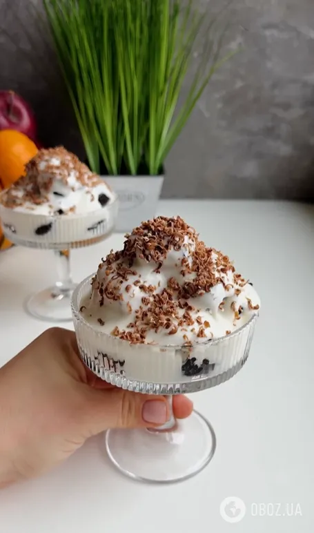 Десерт, который помнят целые поколения: как приготовить чернослив с орехами в сметане на праздники