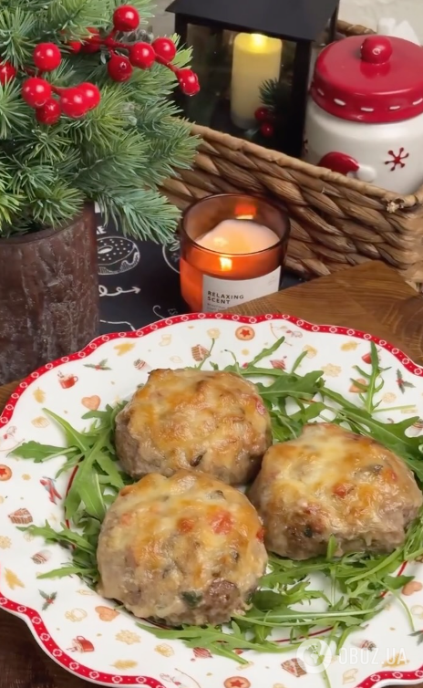 Сочные гнезда из фарша для сытного обеда: добавьте грибы, овощи и много сыра